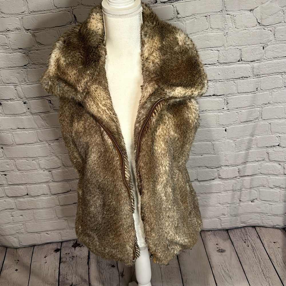 C Wonder Faux Fur Vest Womens Medium Brown Tan Full Zip Collar Turtleneck